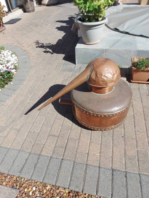 Antique. 100% copper, Distilling kettle- Not functional. Ornamental value only
